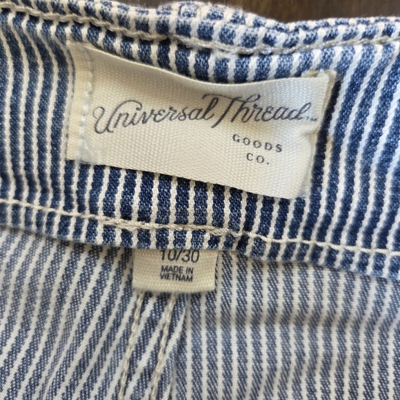 ‼️3/$30‼️ High-Rise Pinstripe Jean Shorts Women's Size 10 High Rise New - Picture 5 of 10